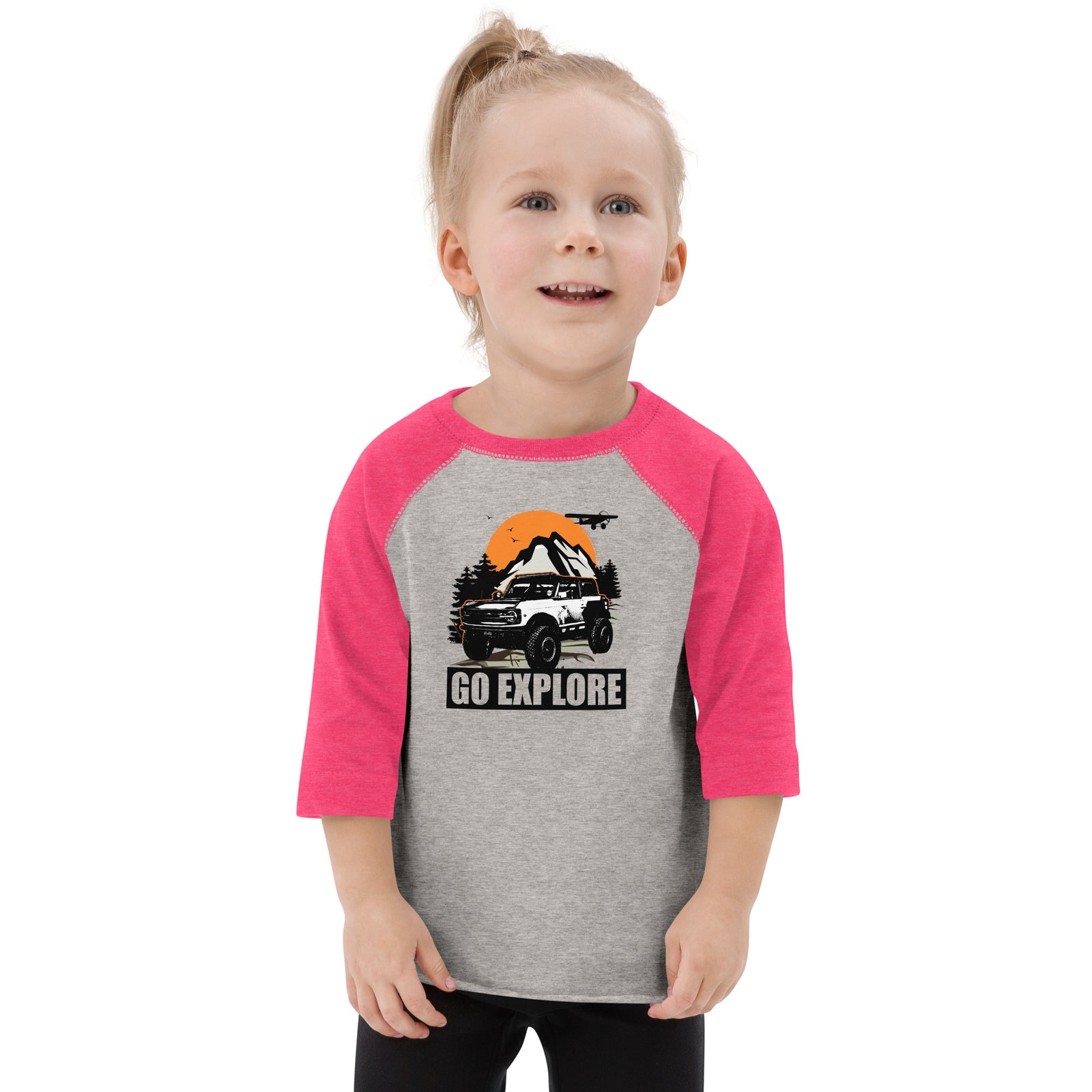 WHITE BRONCO SUNSET MOUNTAIN BASEBALL TEE