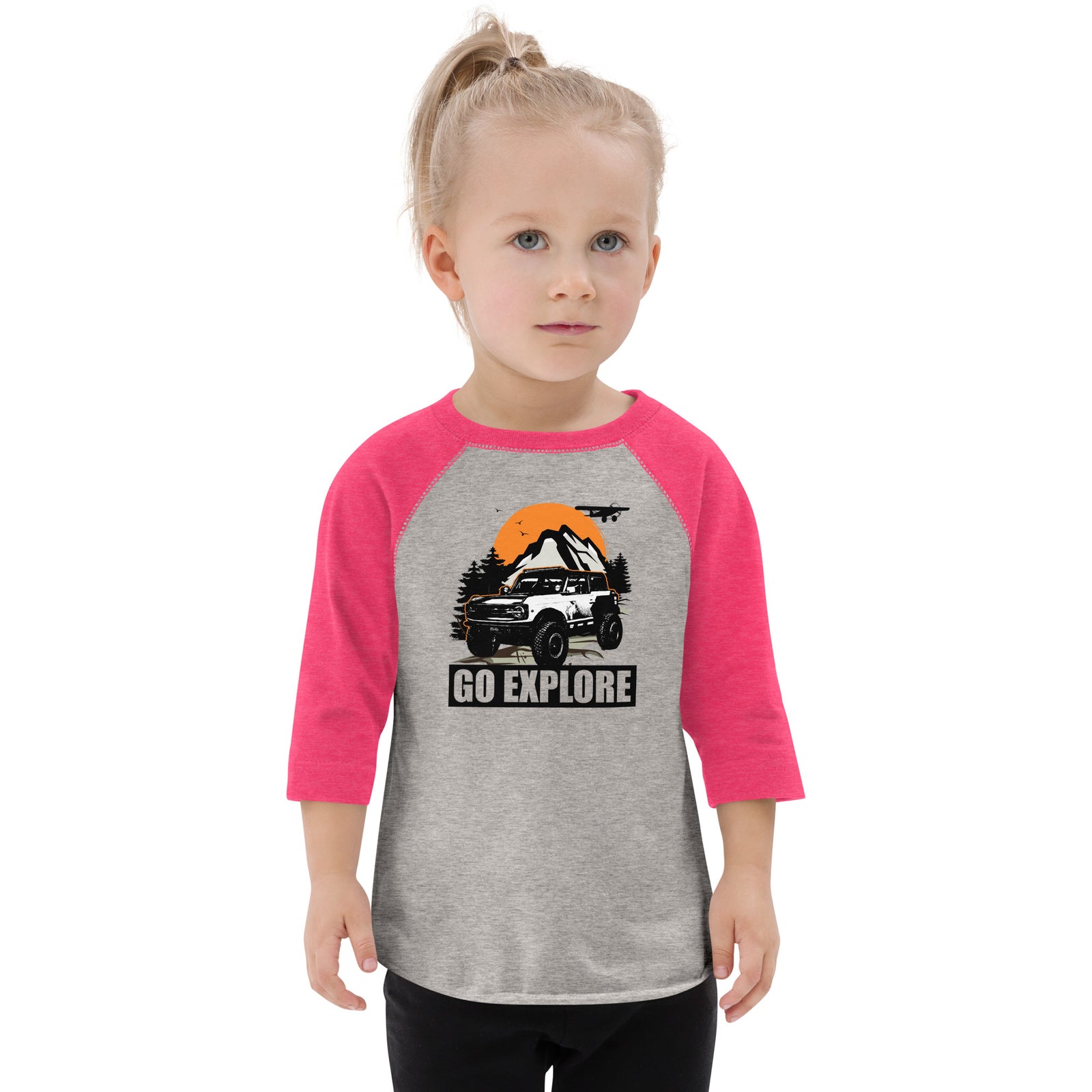 WHITE BRONCO SUNSET MOUNTAIN BASEBALL TEE