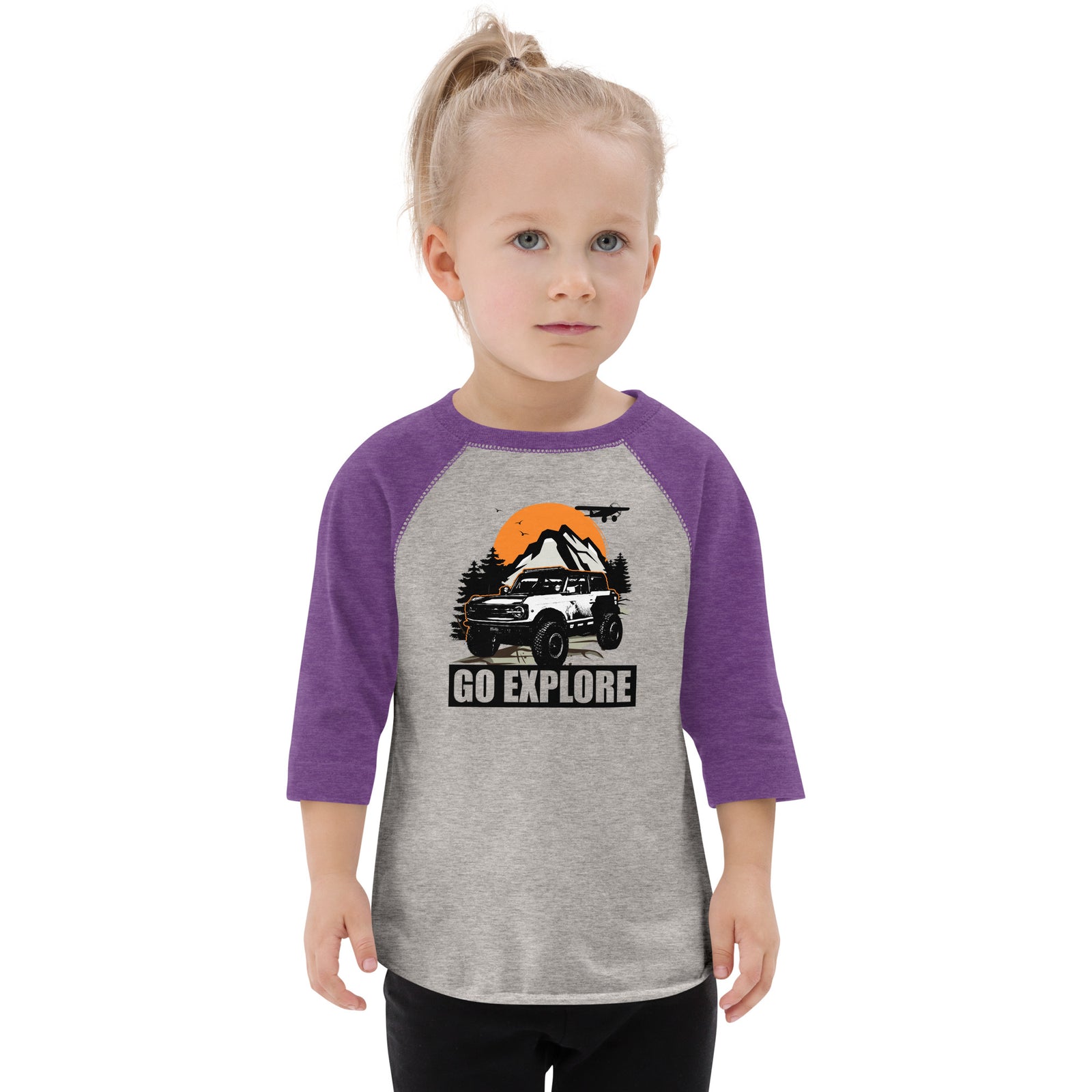 WHITE BRONCO SUNSET MOUNTAIN BASEBALL TEE